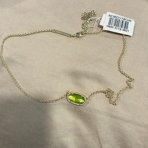 NWT Kendra Scott Elisa Gold necklace with green/peridot stone.